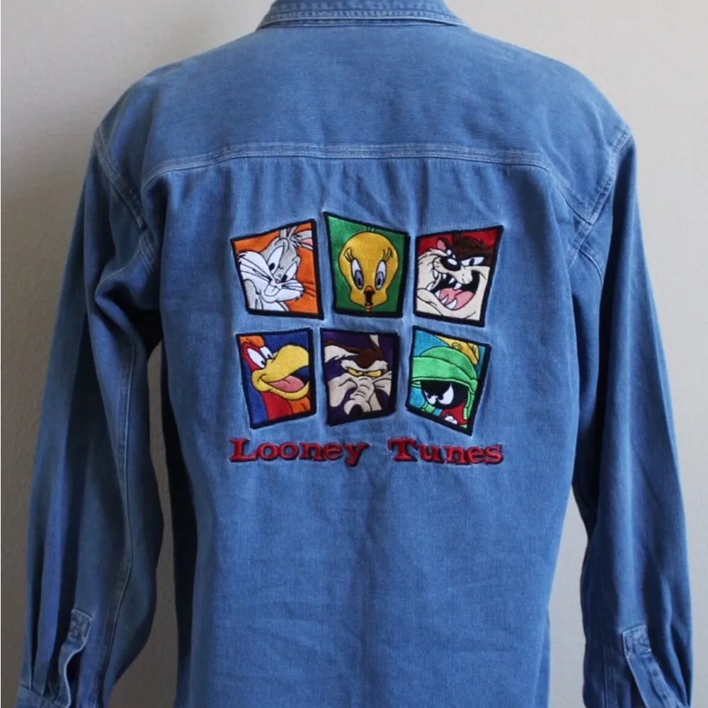 Vtg 90's Unisex Size Medium Official Warner Bros. Looney Tunes Denim Style Shirt